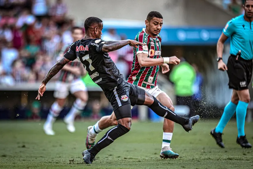 Fluminense e Bragantino duelam pelo Brasileirão