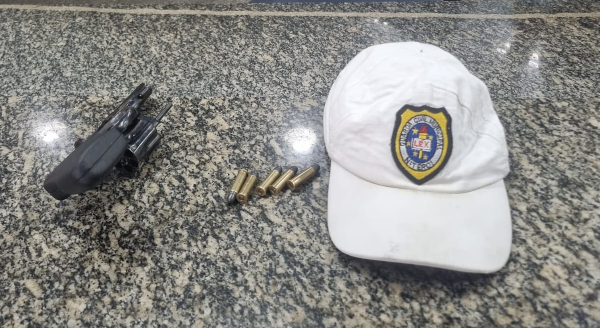 Icaraí: Assalto a mão armada tem perseguição e prisões - Vídeo