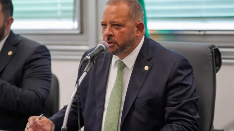 Itaboraí: deputado troca tiros com bandidos em clube