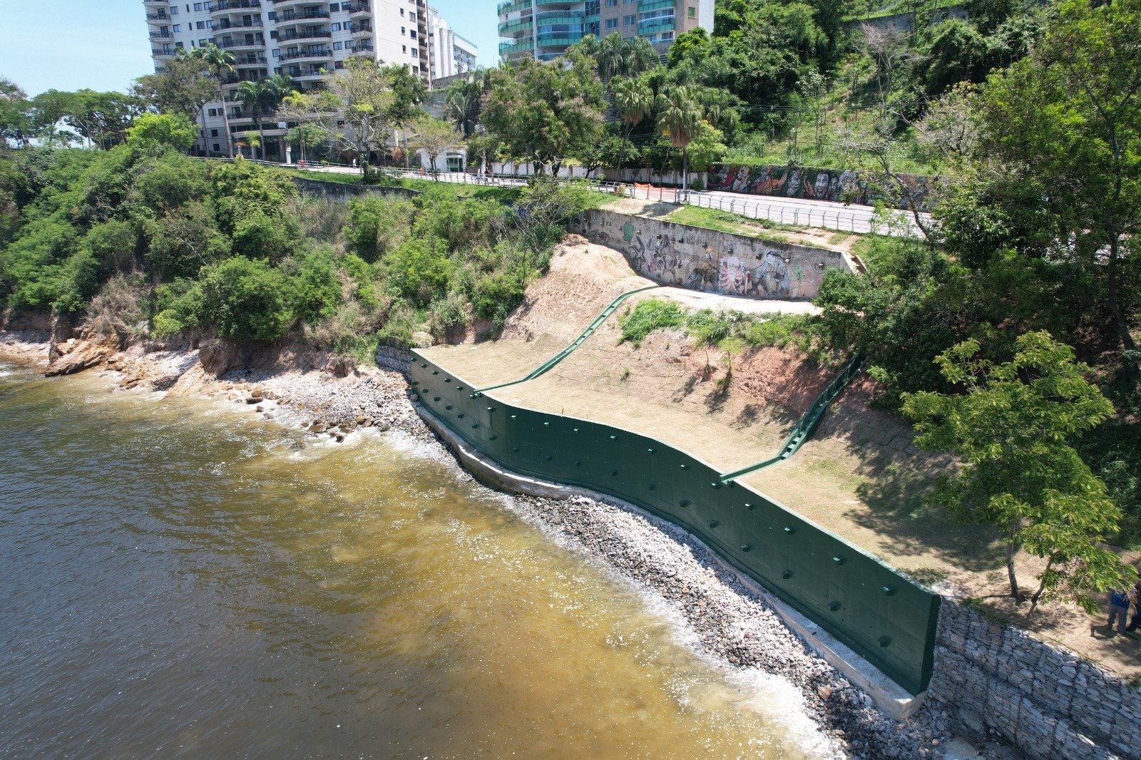 Niterói: Obra de contenção de encosta é concluída na Boa Viagem