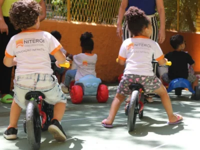Niterói: Rede municipal de ensino recebe novos brinquedos para as crianças