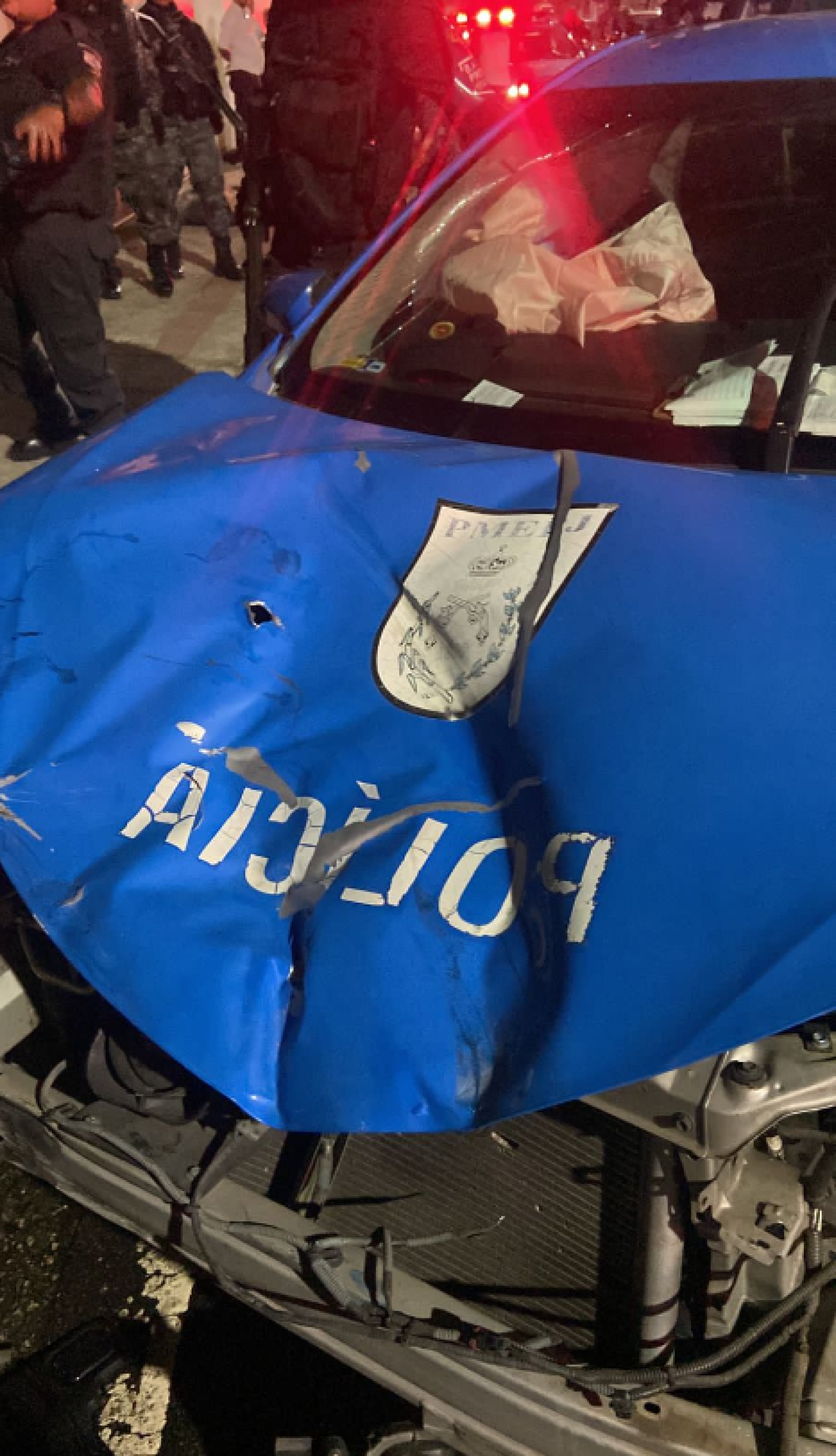 PM prende suspeitos de roubos após colisão com viatura