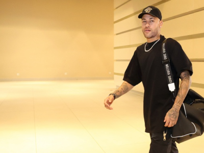 Seleção Brasileira fica completa com chegada de Neymar