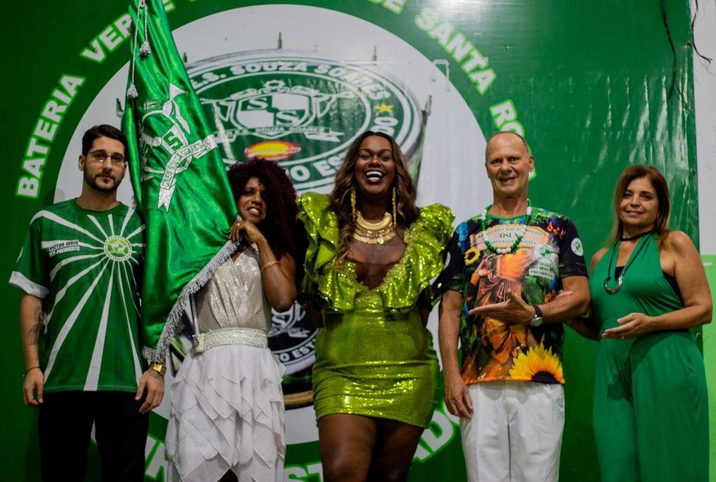 Souza Soares vai coroar Benny Briolly rainha de bateria no domingo (29)