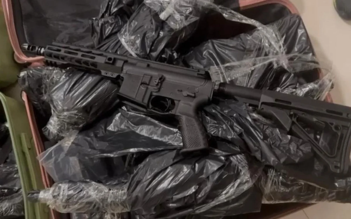 Três homens são presos com arsenal de armas na Barra da Tijuca