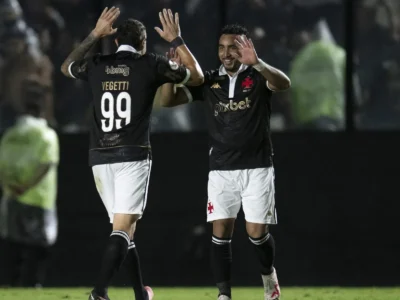 Vasco e Grêmio disputam a vitória por motivos diferentes