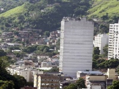 Comunidades na Zona Sul de Niterói amanhecem com operação da PM