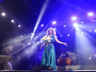 Alceu Valença e Vanessa da Mata levam multidão à Piratininga