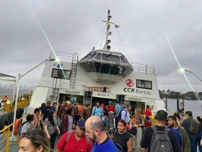 Barca que adernou estava com manutenção em dia, afirma Marinha