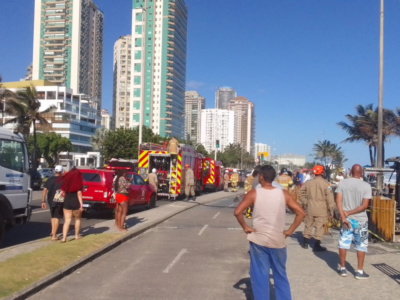 Bombeiros evitam prejuízos maiores em quiosque incendiado