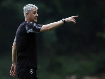 Botafogo pode contratar peruano indicado por Tiago Nunes