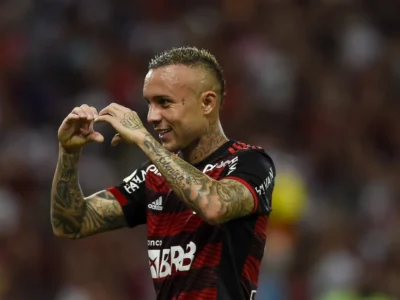 Cebolinha volta a brilhar no Flamengo e ganha elogios de Tite