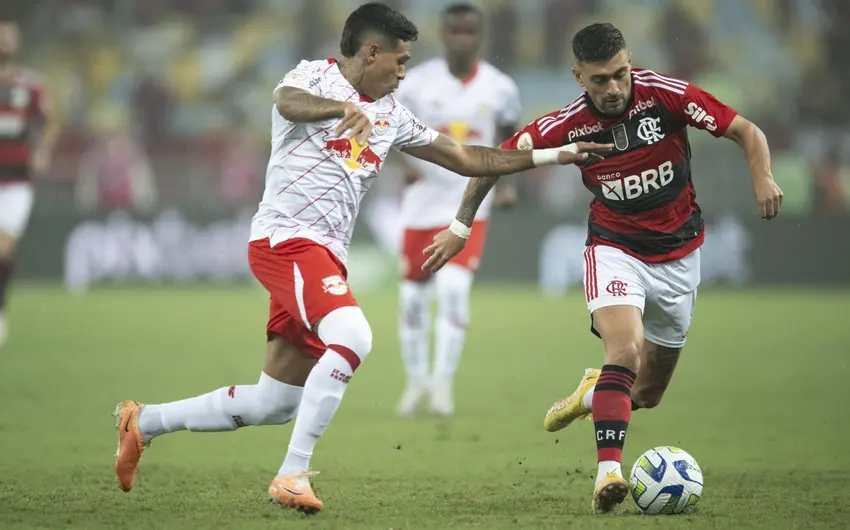 Cruzeiro anula o Flamengo, mas perde gols e empata no Maracanã