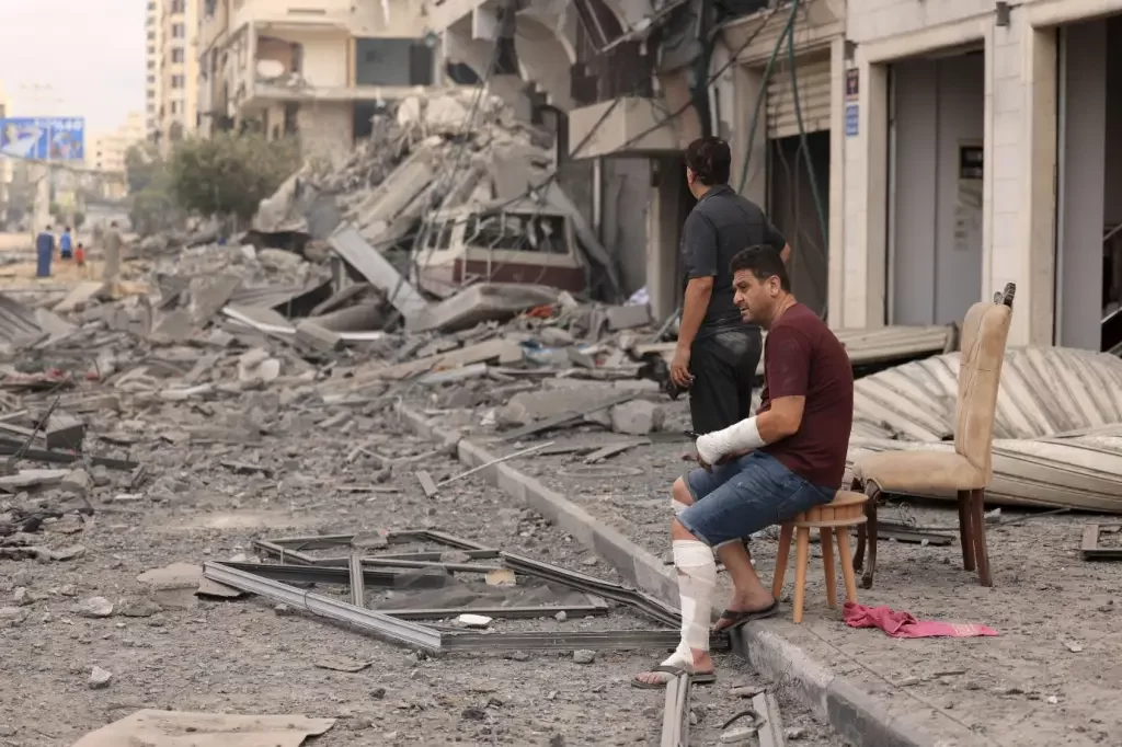 Guerra: Israel invade Gaza e esforços diplomáticos se intensificam