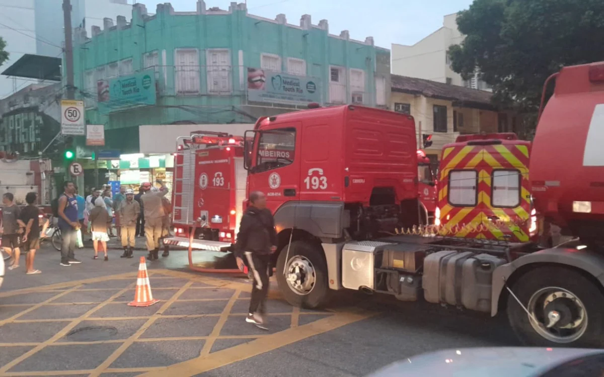 Incêndio atinge apartamento na Tijuca