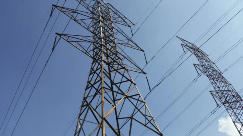 Justiça obriga Enel a restabelecer energia elétrica em Itaboraí