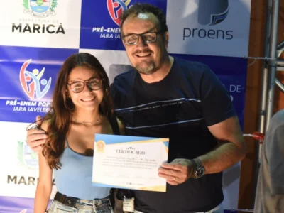 Mais de cem alunos do Pré-Enem Popular Iara Iavelberg recebem certificados