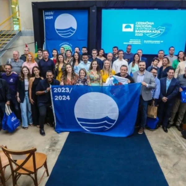 Praia de Itaúna em Saquarema recebe Bandeira Azul pela segunda vez
