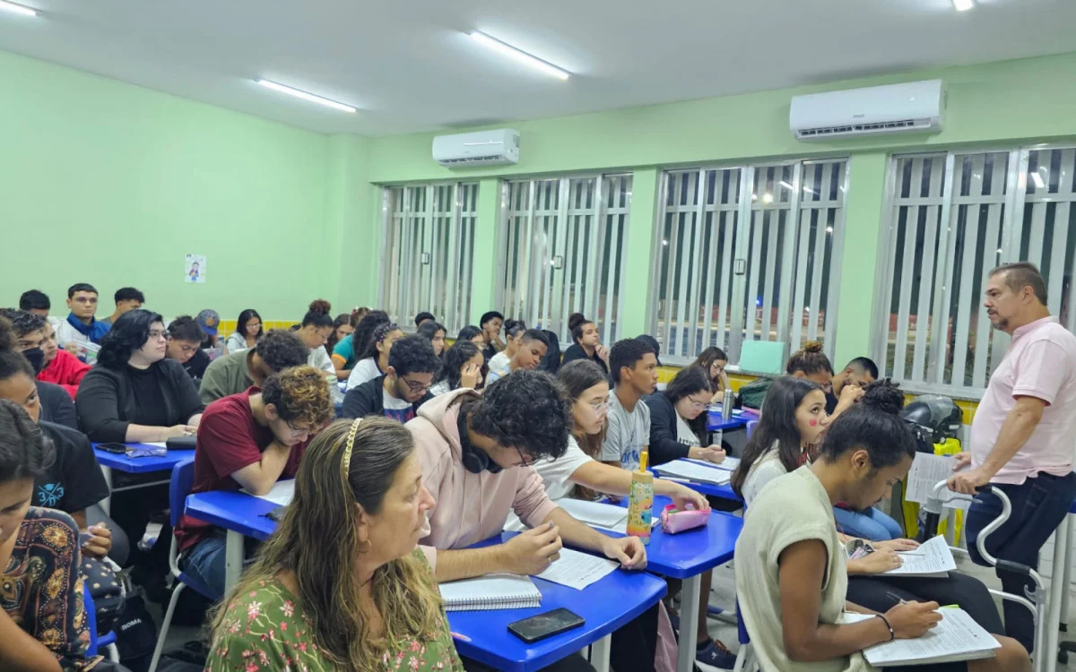 Pré-Enem popular de Maricá acelera os estudos para o Enem