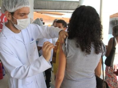 São Gonçalo vacina população contra covid-19