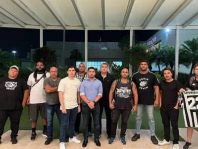 Torcidas organizadas do Botafogo se reúnem com CEO e John Textor