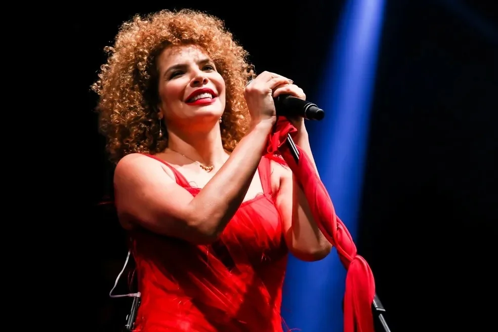 Vanessa da Mata show Piratininga