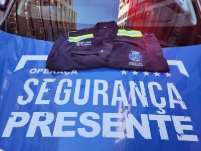 Homem com colete da Prefeitura de Teresópolis assalta em Niterói
