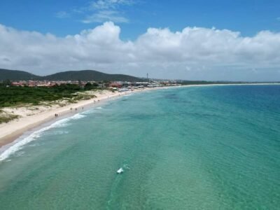 Praia do Peró tem Bandeira Azul renovada