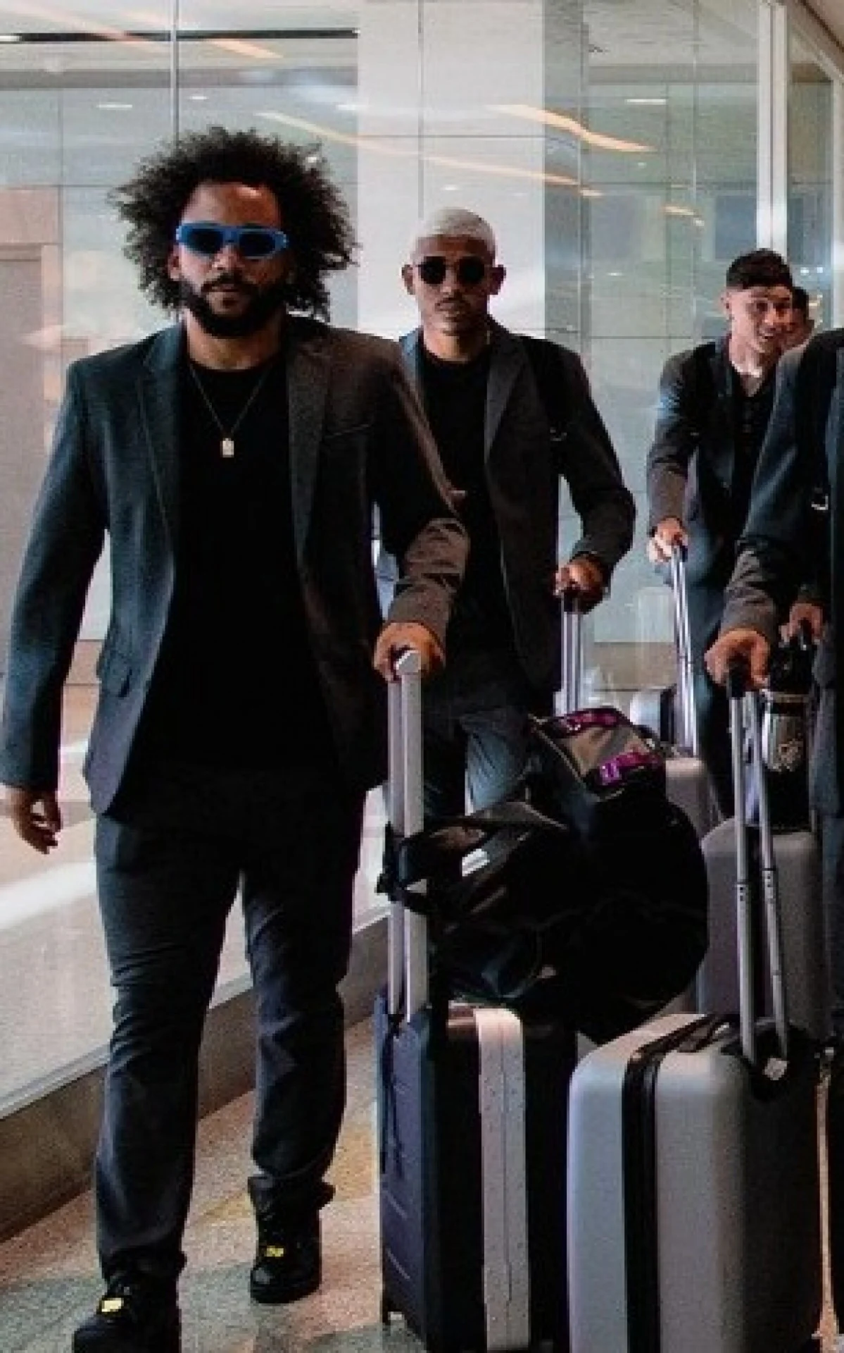 Após horas de voo, Fluminense chega à Arábia Saudita
