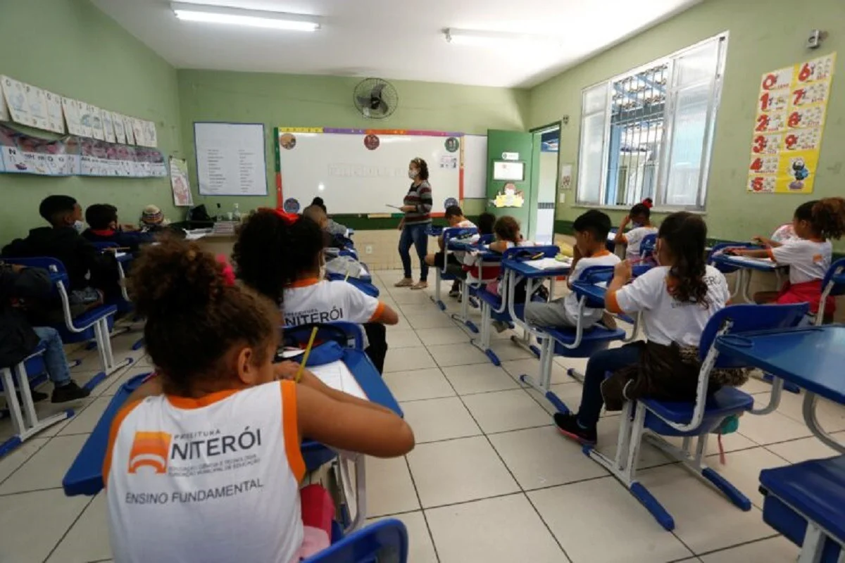 Lei cria 201 novos cargos na Educação de Niterói