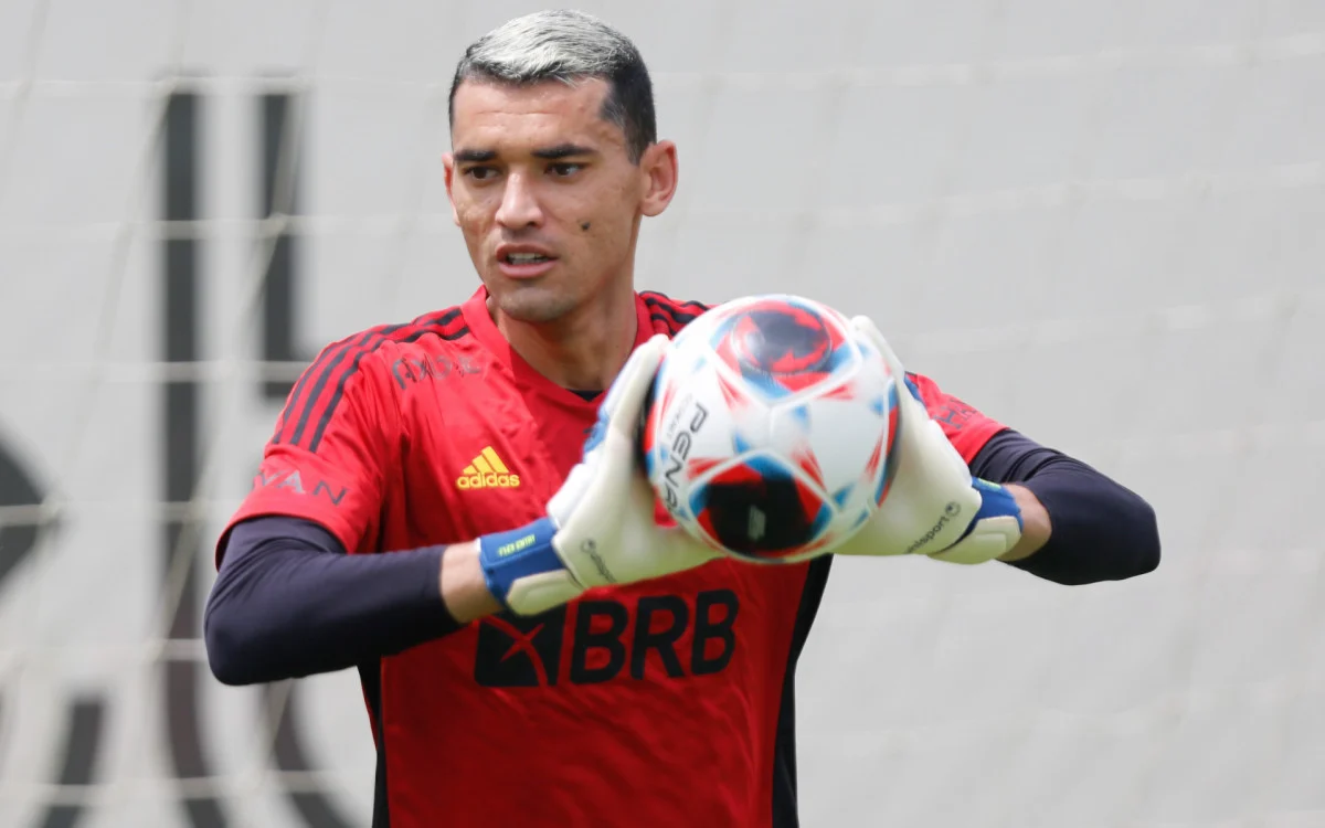 Botafogo mira goleiro do Flamengo para 2024