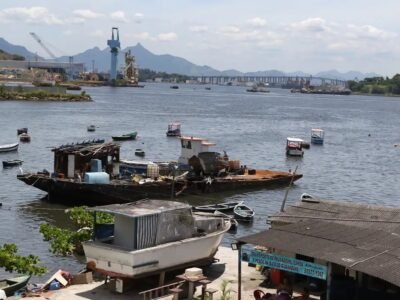 CPI da Alerj cobra fiscalização a navios abandonados