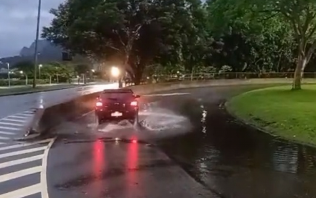 Chuva forte deixa Rio em Estágio 2 de alerta