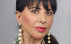 Claudia Alencar, de 73 anos, está internada em estado grave