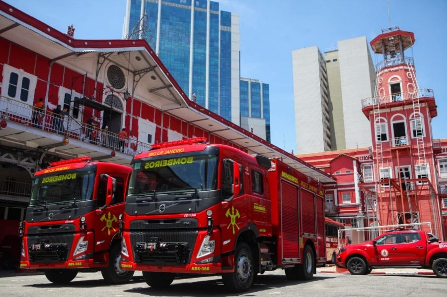 Incêndio destrói casa em Maricá