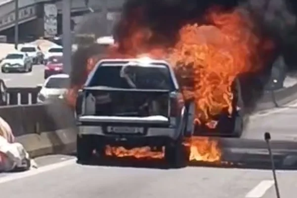 Incêndio interdita saída da Ponte - Vídeo