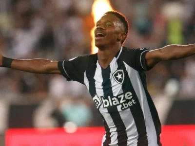 Jeffinho pode voltar ao Botafogo em 2024