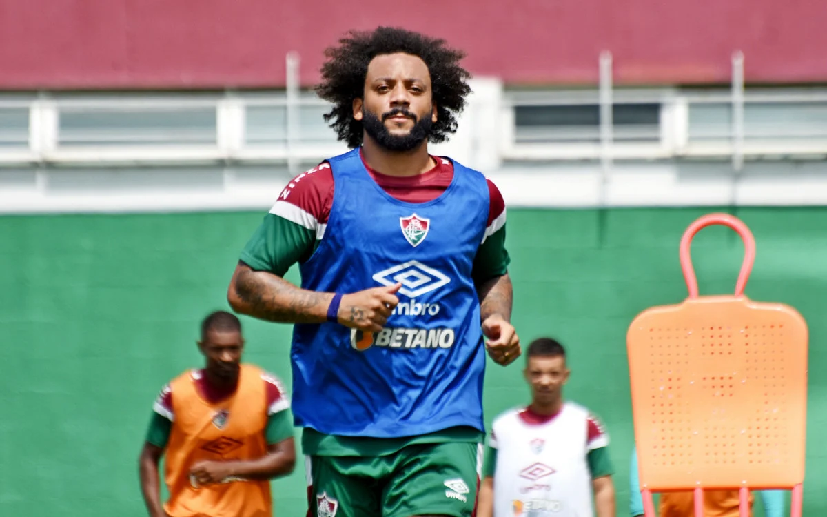 Marcelo deseja o retorno de Thiago Silva ao Fluminense