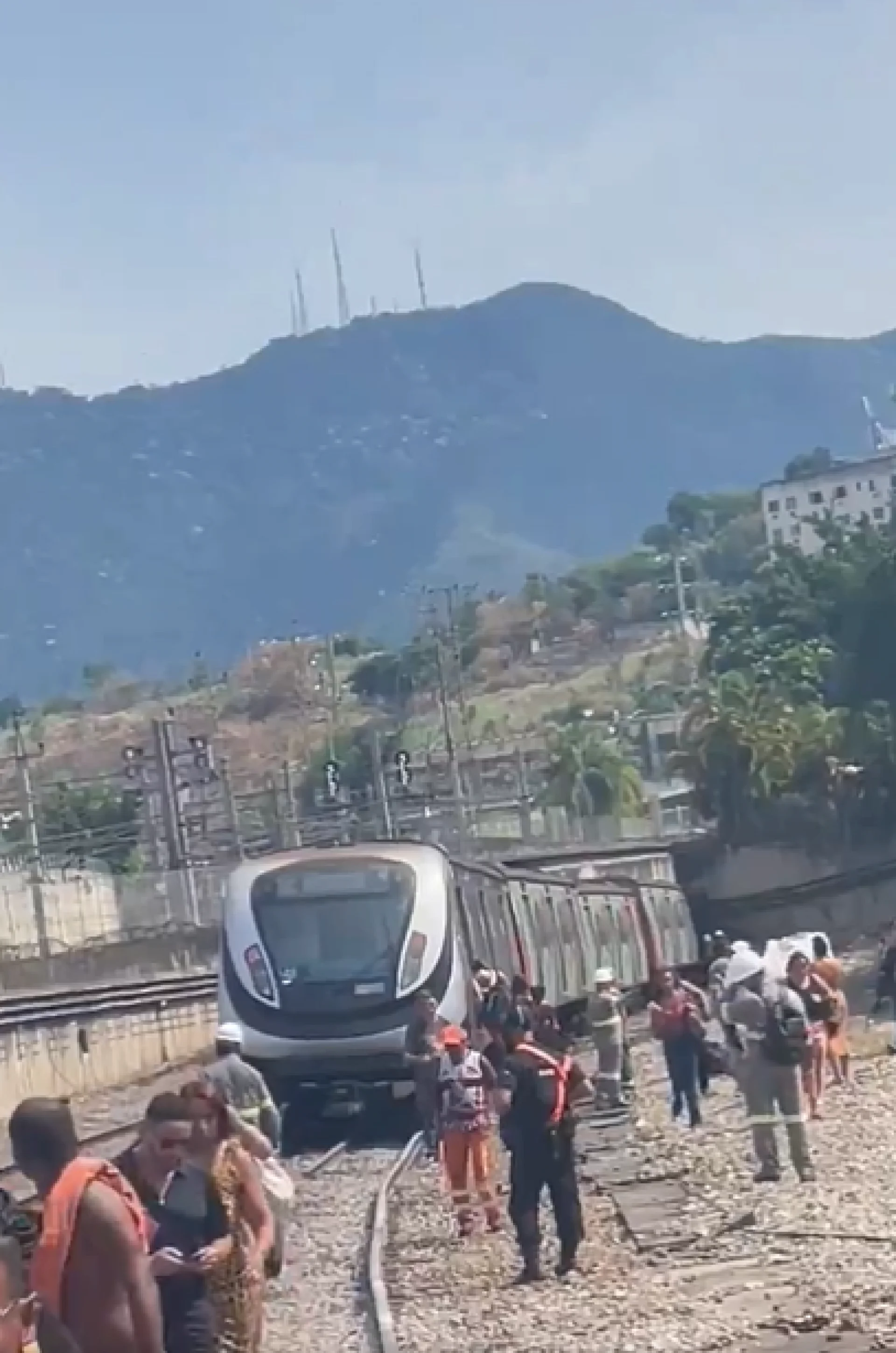 Metrô Rio: Linha 2 volta a operar após descarrilamento