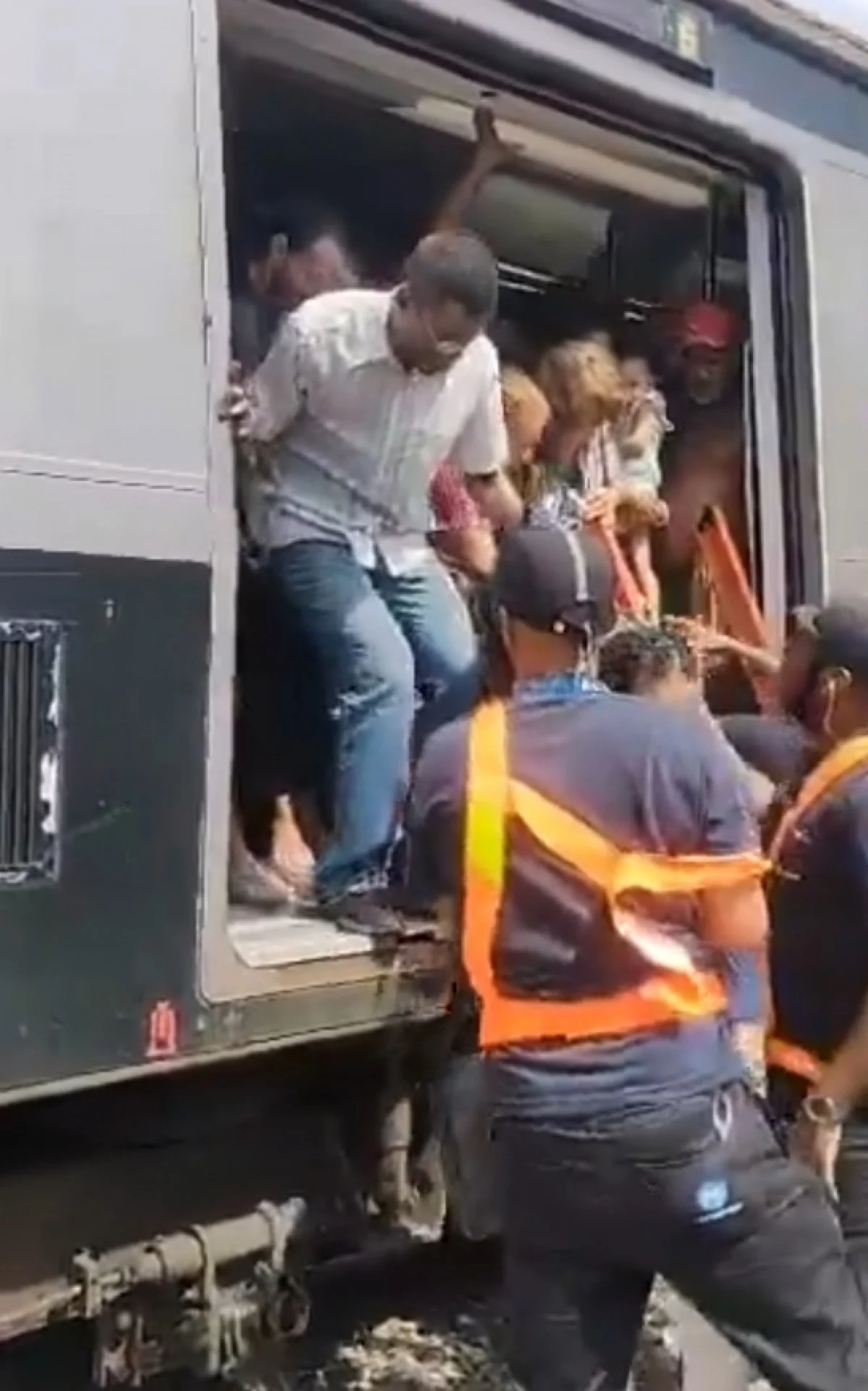Metrô Rio: Linha 2 volta a operar após descarrilamento