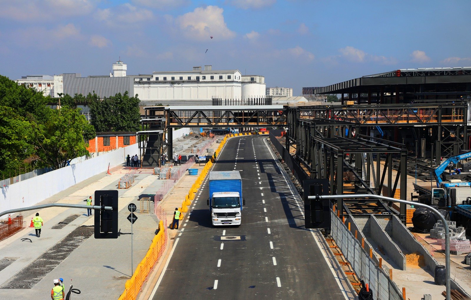 Trecho da Avenida Brasil é reaberto ao tráfego após obras