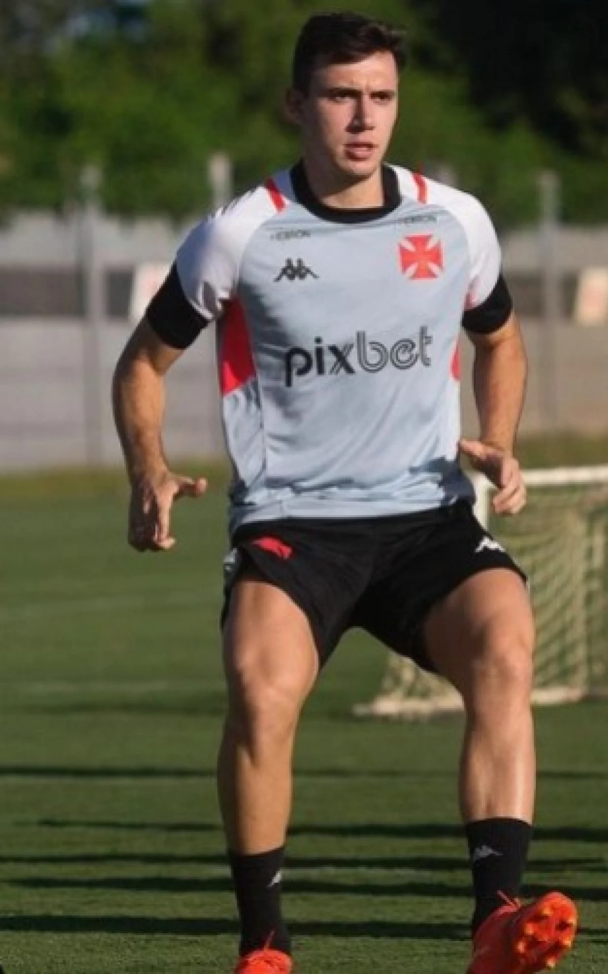 Vasco pode perder Lucas Piton para o futebol europeu