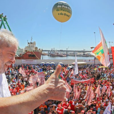 Lula: "Niterói vai crescer e voltar a gerar empregos"