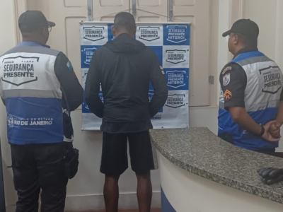 Bandido é preso após furtar carro em Niterói - VÍDEO