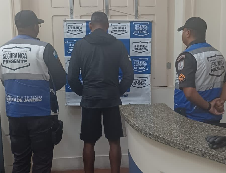Bandido é preso após furtar carro em Niterói - VÍDEO