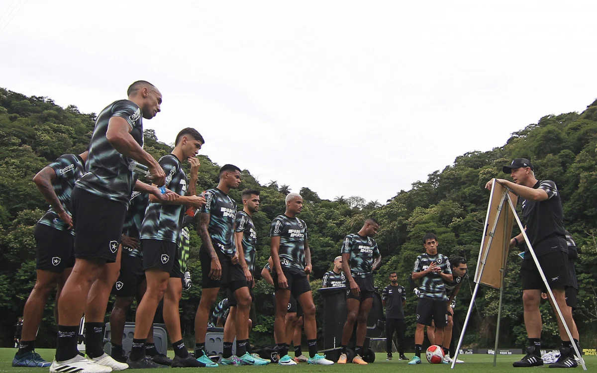 Botafogo divulga relacionados para jogo contra o Bangu