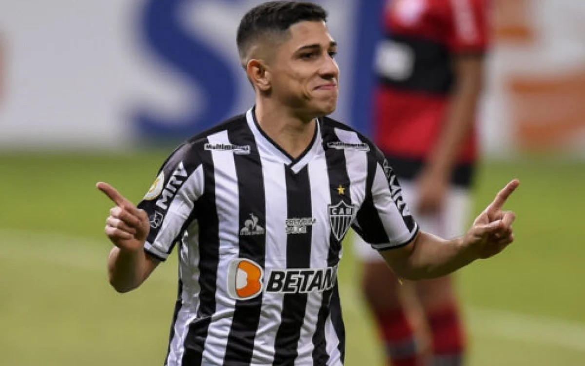 Botafogo pode perder Savarino para o Vasco