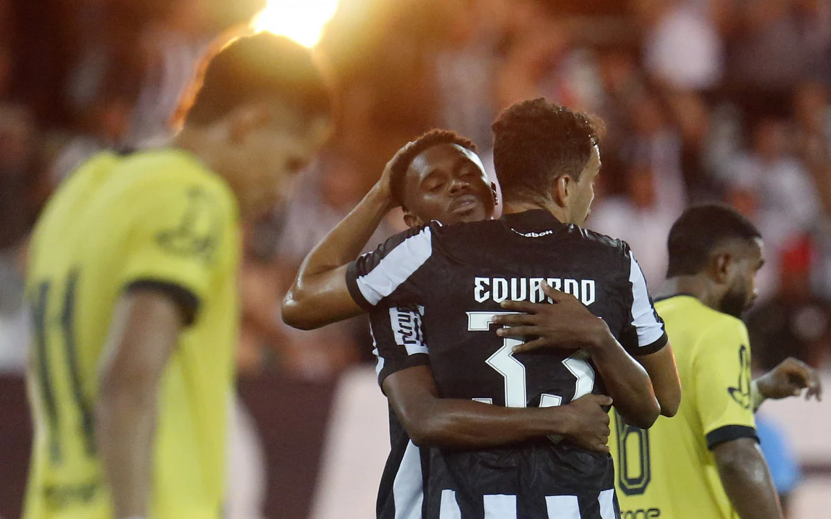 Botafogo vence o Madureira, mas atuação deixa a desejar