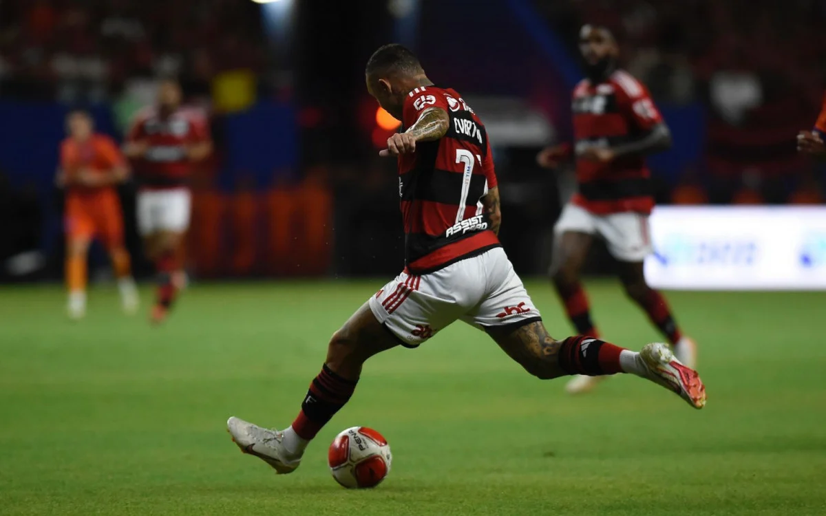 Cebolinha celebra sequência no Flamengo e mira Seleção