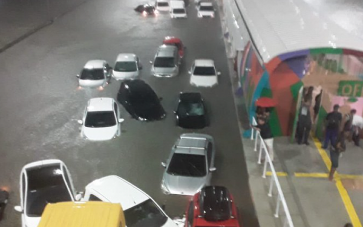 Chuva forte deixa Rio em Estágio 4 e causa transtornos